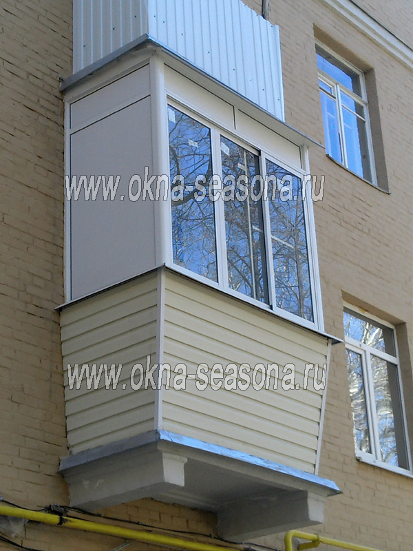 остекление балконов с выносом в сталинском доме